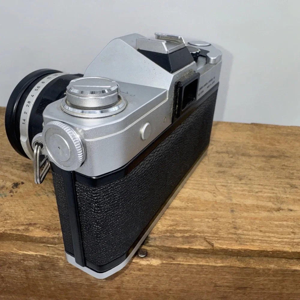 Canon FT QL 35mm SLR Film Camera w/ FL 50mm f/1.4 II Lens Tested Japan
